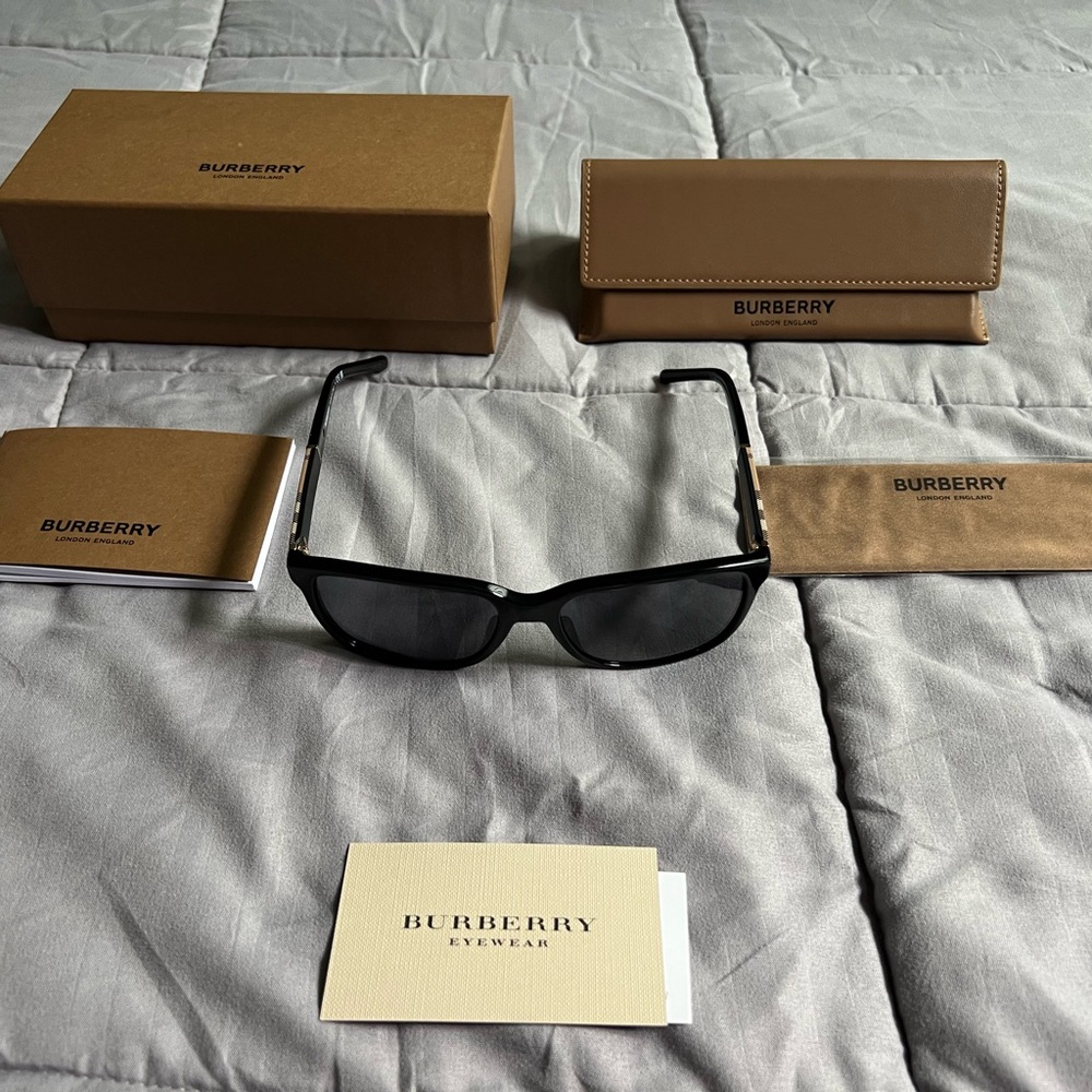 BURBERRY SUNGLASSES BE4181